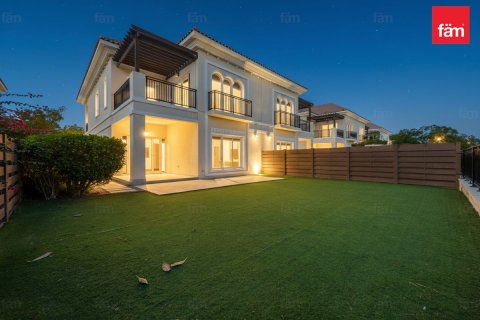 Вилла с 4 спальнями в Дубай, ОАЭ №141465 24