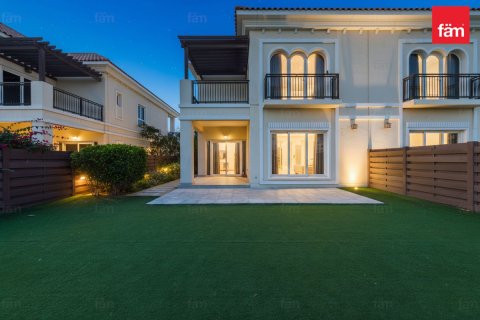 Вилла с 4 спальнями в Дубай, ОАЭ №141465 8