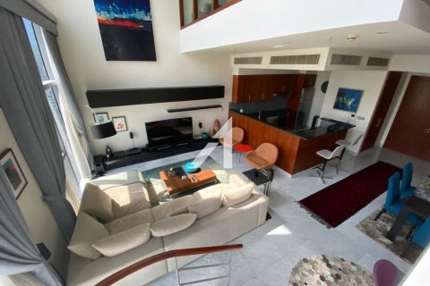 Apartment de 2 dormitorios en Central Park Tower, UAE No. 144737 10