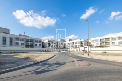 2 bedrooms Apartment in Umm Al Sheif, UAE No. 193670 19