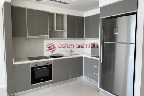 Apartment de 2 dormitorios en EMAAR Beachfront, UAE No. 141030 4