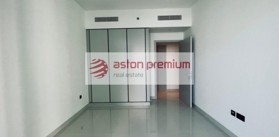 Apartment de 2 dormitorios en EMAAR Beachfront, UAE No. 141030