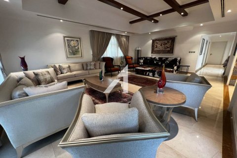 Villa de 5 dormitorios No. 120018 4