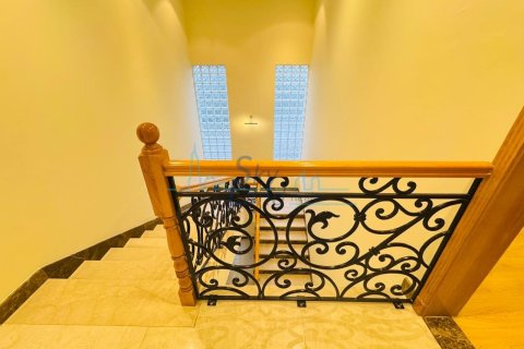 Villa de 5 dormitorios No. 120015 28