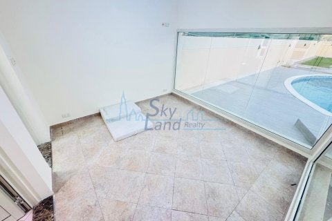 Villa de 5 dormitorios No. 120015 24