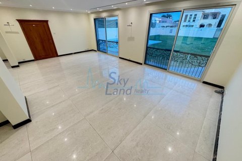 Villa de 5 dormitorios No. 120015 8