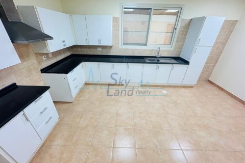 Villa de 5 dormitorios No. 120015 12