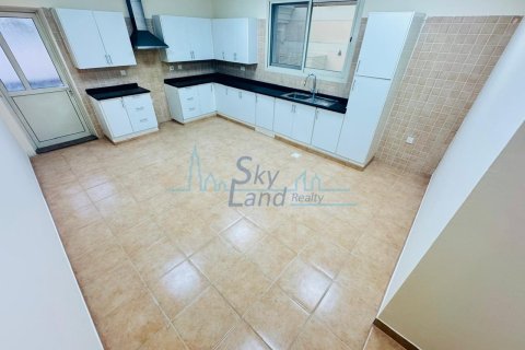 Villa de 5 dormitorios No. 120015 9