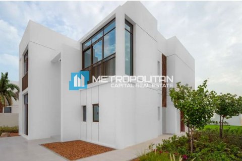 Villa de 4 dormitorios No. 119356 7