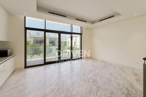 4 bedrooms Villa in District One, UAE No. 192138 6