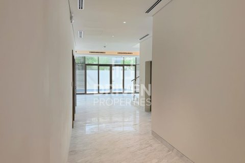 4 bedrooms Villa in District One, UAE No. 192138 10