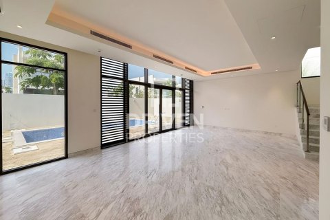4 bedrooms Villa in District One, UAE No. 192138 4
