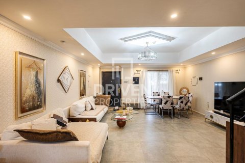Villa de 3 chambres à District 11, UAE No. 206428 3