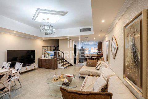 Villa de 3 chambres à District 11, UAE No. 206428