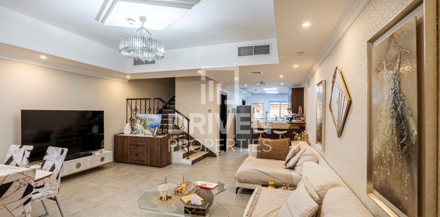 Villa de 3 chambres à District 11, UAE No. 206428