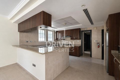4 bedrooms Villa in Jumeirah Park, UAE No. 191549 4
