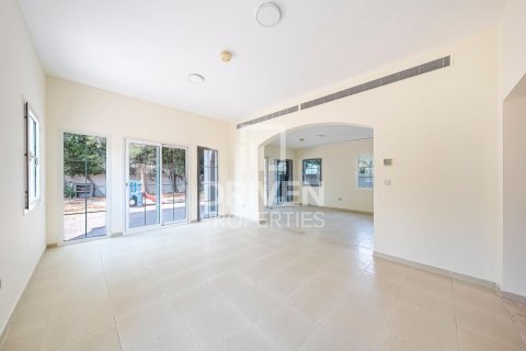 Villa de 2 chambres à Jumeirah Village Triangle, UAE No. 191550 3