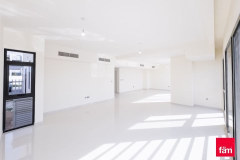Villa de 6 dormitorios  No. 115902 2