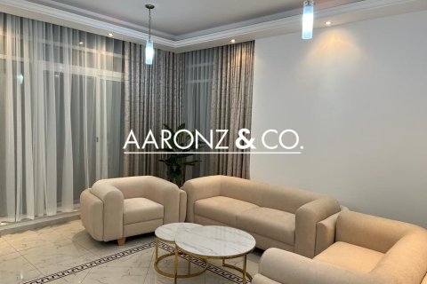 Квартира с 2 спальнями в Дубай Марина, ОАЭ №132949 3