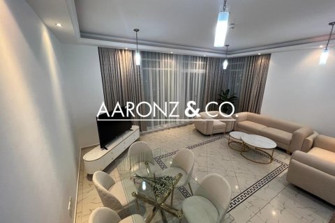 Квартира с 2 спальнями в Дубай Марина, ОАЭ №132949