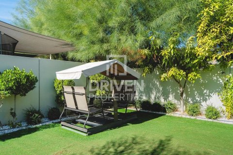 Villa de 6 dormitorios en Rosa, UAE No. 202720 29