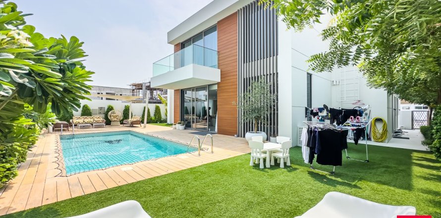 Villa de 6 dormitorios en Al Furjan, UAE No. 55125