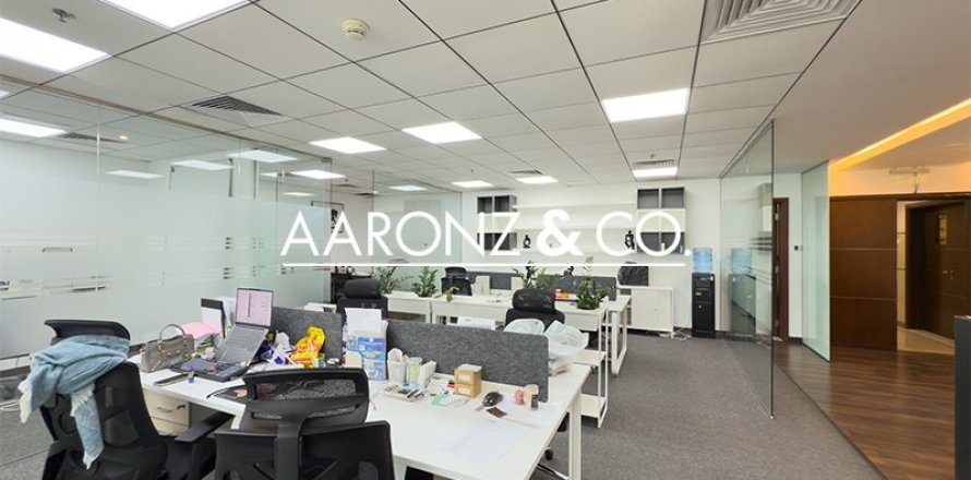 138m² Office in Business Bay, UAE No. 143211