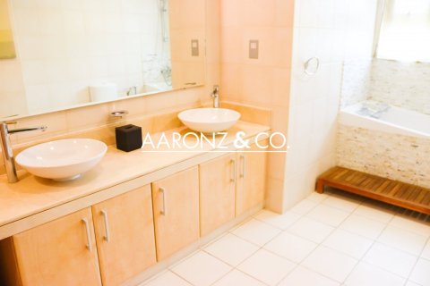 Apartment de 3 dormitorios en Palm Jumeirah, UAE No. 143212 11