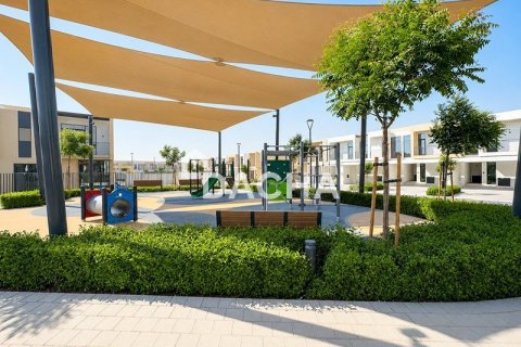 4 bedrooms Townhouse in EMAAR South, UAE No. 198485 7