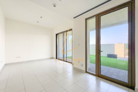 Villa de 3 chambres à EMAAR South, UAE No. 167328 5