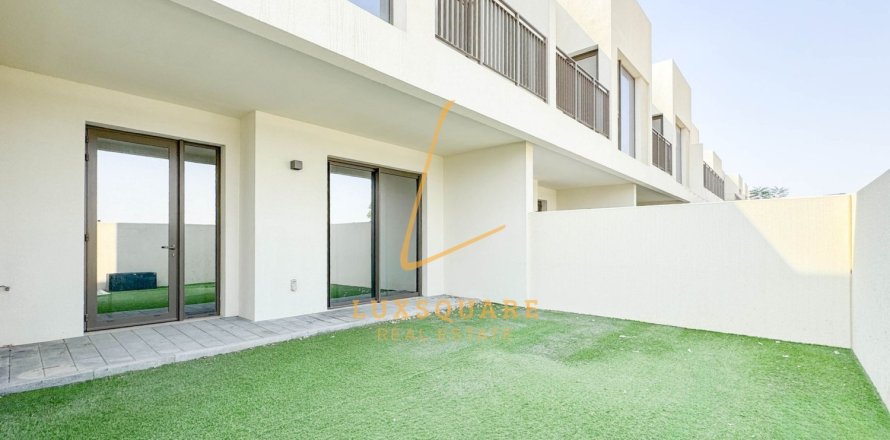 Villa de 3 chambres à EMAAR South, UAE No. 167328