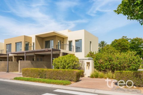 Townhouse de 4 dormitorios en Arabian Ranches 2, UAE No. 206196