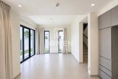 4 غرف نوم فيلا في EMAAR South, الإمارات العربية المتحدة رقم 204676 8