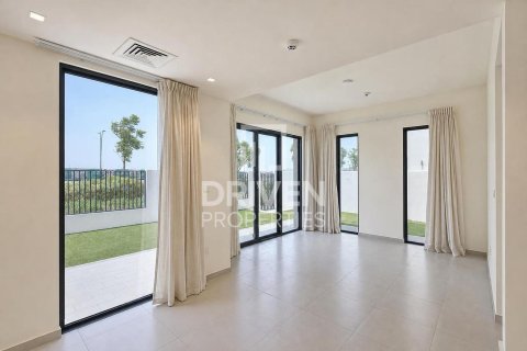 4 غرف نوم فيلا في EMAAR South, الإمارات العربية المتحدة رقم 204676 5