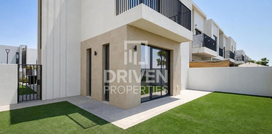 4 غرف نوم فيلا في EMAAR South, الإمارات العربية المتحدة رقم 204676