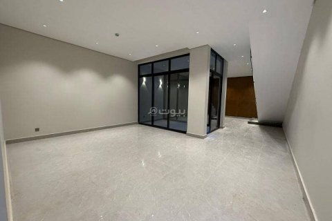 Villa de 3 dormitorios en Riyadh, Saudi Arabia No. 67971 7