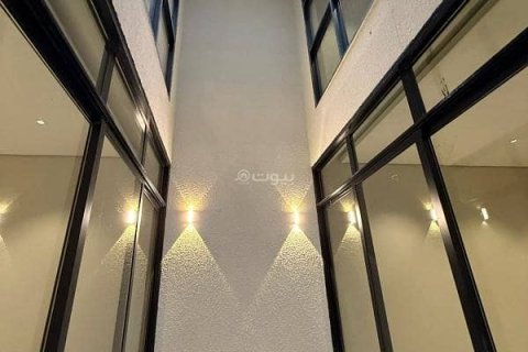 Villa de 3 dormitorios en Riyadh, Saudi Arabia No. 67971 10