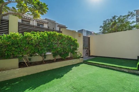Villa de 4 chambres à District 10, UAE No. 140082 3