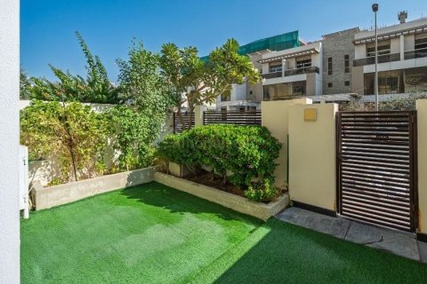 Villa de 4 chambres à District 10, UAE No. 140082 5