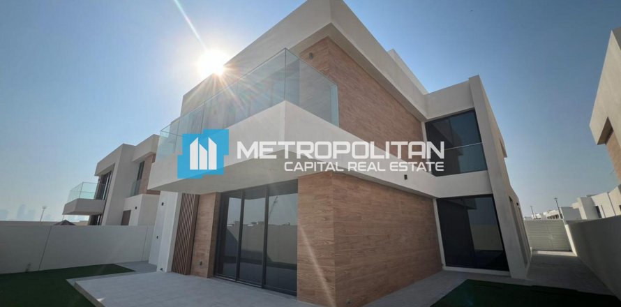 Villa de 4 dormitorios en  Saadiyat Island, UAE No. 140085