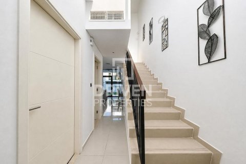 Townhouse de 2 dormitorios en Dubai, UAE No. 209616 6