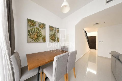 Townhouse de 2 dormitorios en Dubai, UAE No. 209616 5