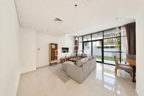 Townhouse de 2 dormitorios en Dubai, UAE No. 209616