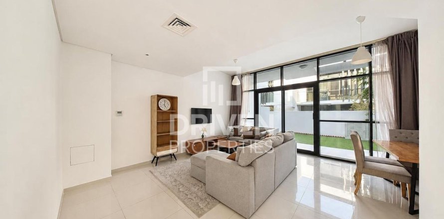 Townhouse de 2 dormitorios en Dubai, UAE No. 209616