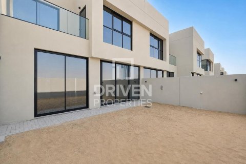3 bedrooms Townhouse in Dubai Land, UAE No. 199965 9