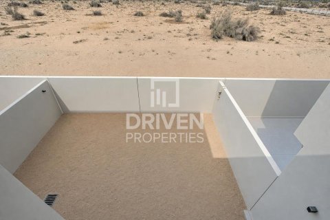 3 bedrooms Townhouse in Dubai Land, UAE No. 199965 8