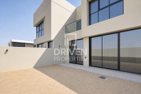 3 bedrooms Townhouse in Dubai Land, UAE No. 199965 7