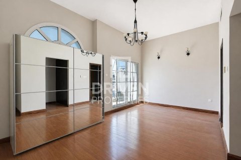 4 bedrooms Townhouse in District 10, UAE No. 199964 16