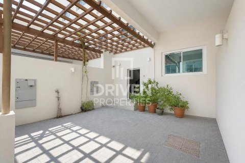 4 bedrooms Townhouse in District 10, UAE No. 199964 7