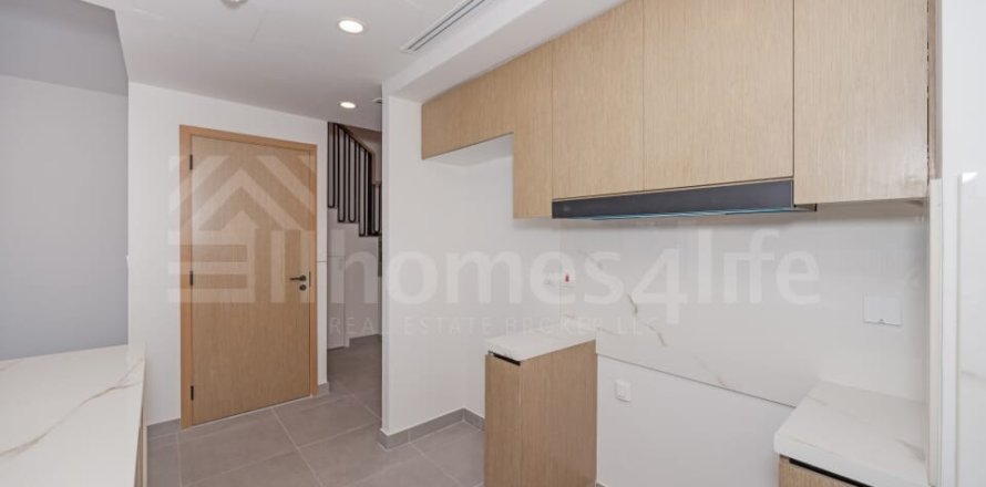 Townhouse de 4 dormitorios en Villanova, UAE No. 168978